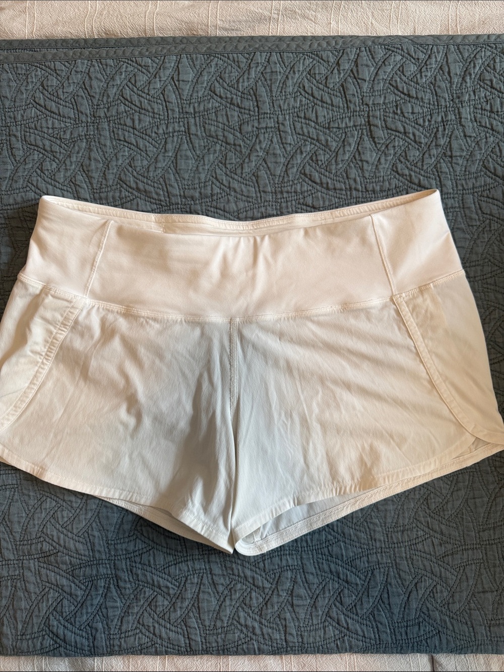 Lululemon Speed Yp White Women's Shorts Size 8
